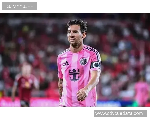 20世纪足坛十大传奇球星的辉煌事迹与影响力解析