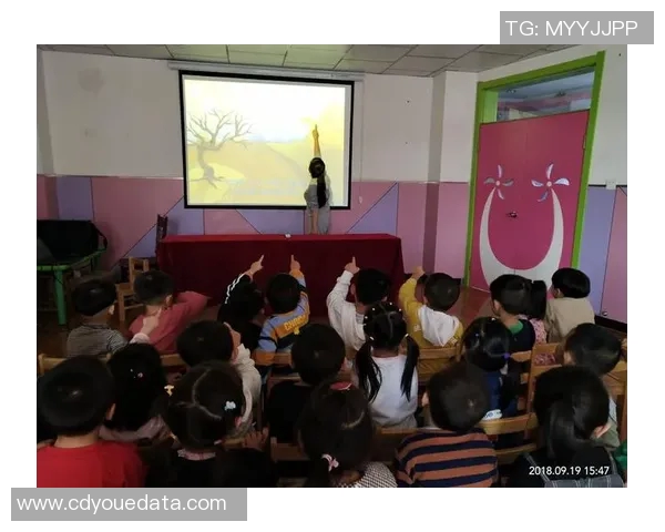 《足球之星：荣耀与梦想的赛场背后揭示球员们的奋斗与激情》